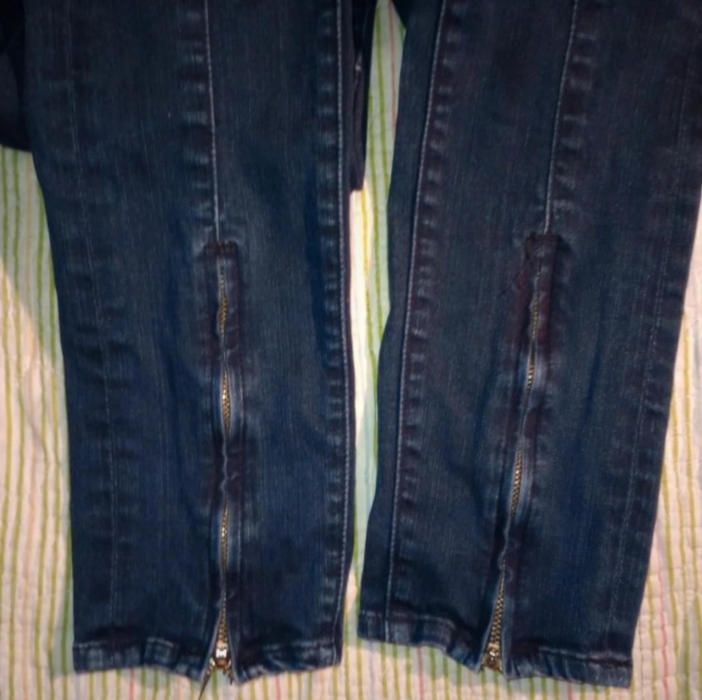 Frame Jeans - Picture 2 of 3